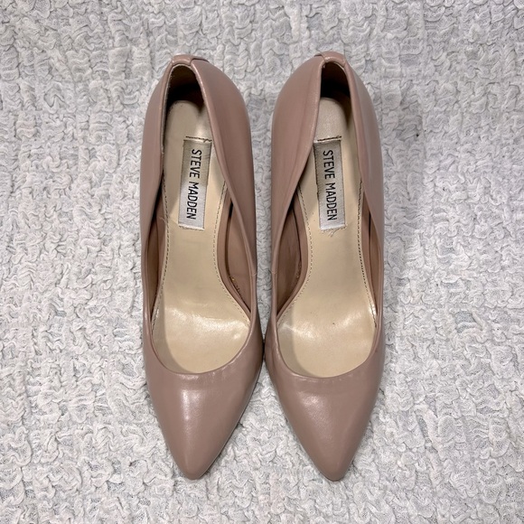 Steve Madden Women’s 7 M Beige Leather Galleryy Pumps Classic Pointy Heels - Picture 3 of 8